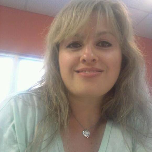 Meet your Posher, Claudia - Picture 1 of 1